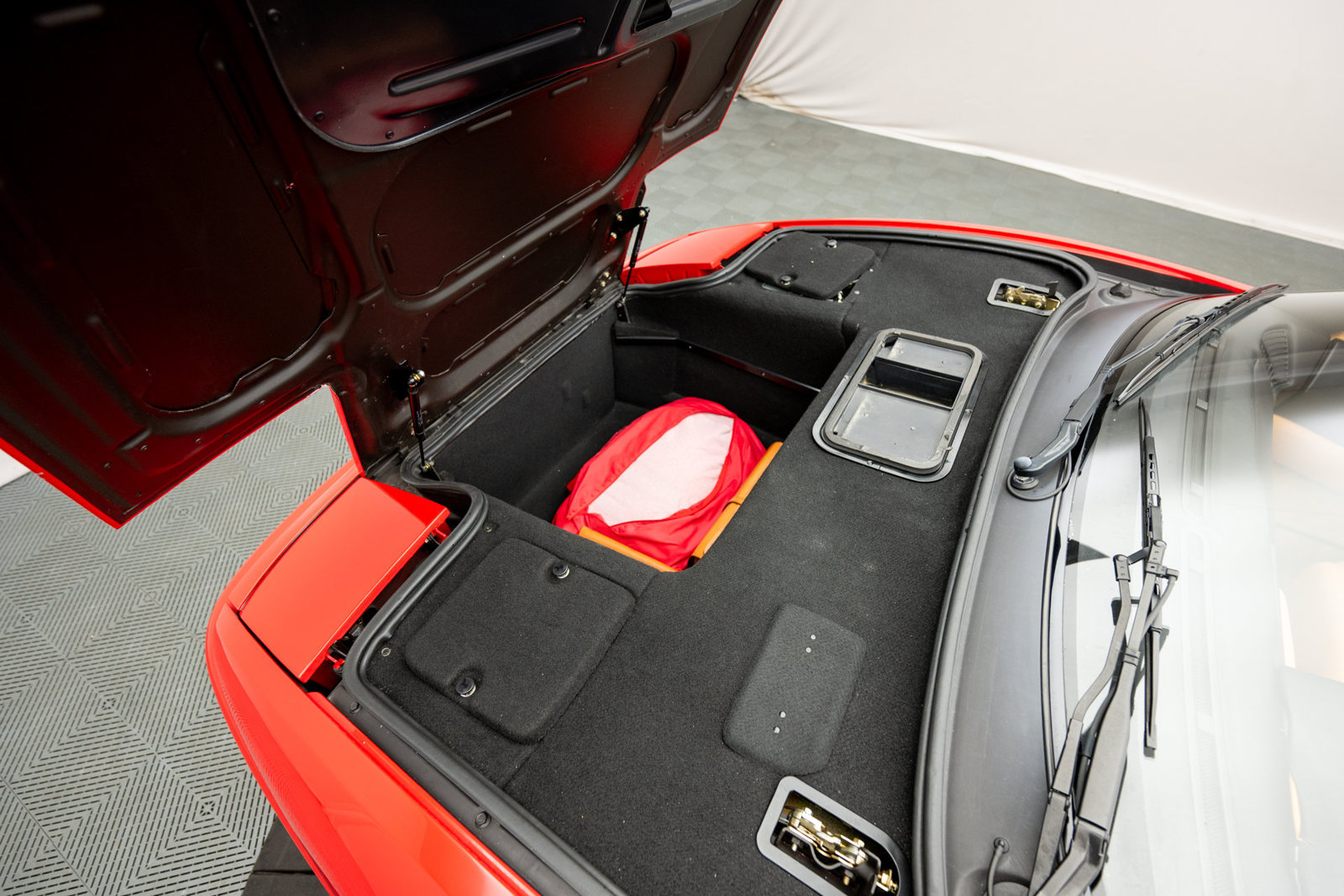 Used 1995 Ferrari F355 Berlinetta RWD image 43