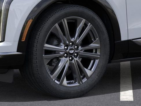 New 2026 Cadillac Optiq Sport 2 w/ LPO, Floor Liner Package AWD/4WD image 9