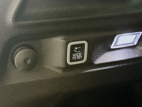 Used 2023 Jeep Grand Cherokee L Laredo w/ Luxury Tech Group I image 32