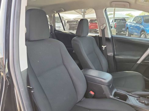 Used 2018 Toyota RAV4 LE image 14
