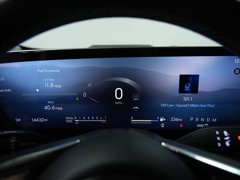 Used 2025 Buick Envision Sport Touring image 32