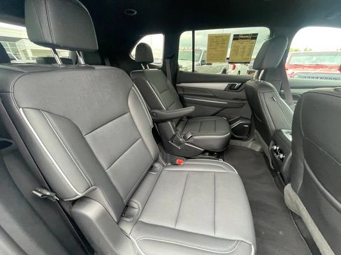 Used 2025 Buick Enclave Preferred FWD image 27