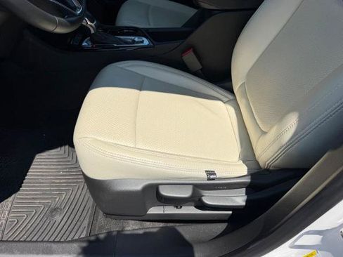 Used 2021 Buick Encore GX Preferred w/ Sport Touring Package FWD image 19