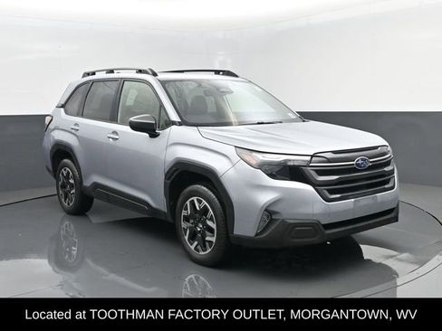 Used 2025 Subaru Forester Premium AWD/4WD image 3