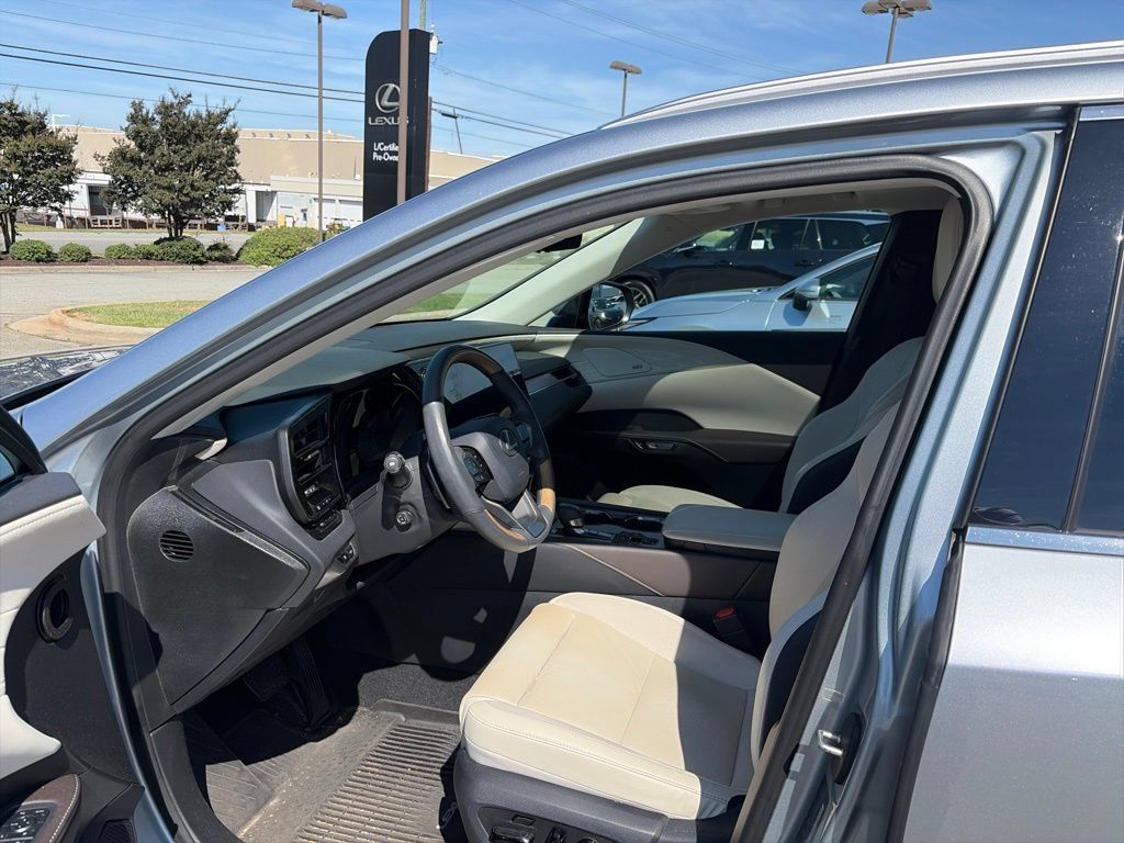 Used 2025 Lexus RX 350 AWD w/ Convenience Package image 7