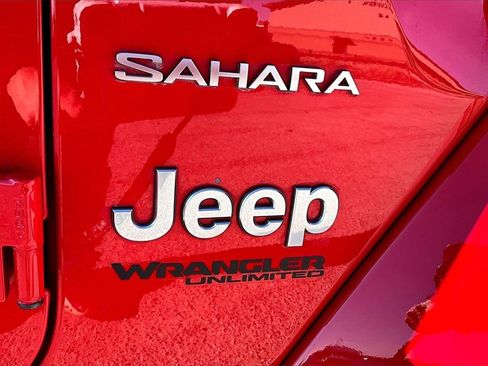 Used 2020 Jeep Wrangler Unlimited Sahara image 8