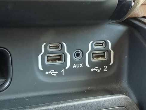 Used 2021 RAM 1500 Laramie RWD image 26