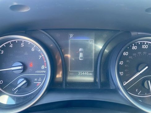 Used 2022 Toyota Camry SE image 11