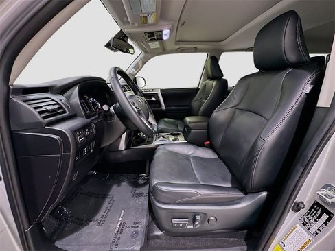 Used 2024 Toyota 4Runner Limited image 21