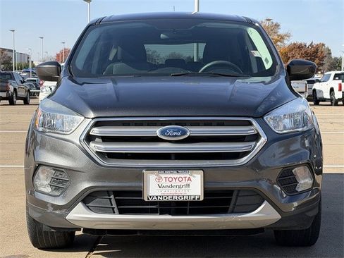 Used 2017 Ford Escape SE image 8