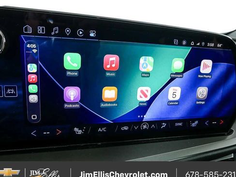 Certified 2025 Chevrolet Traverse LT FWD image 14