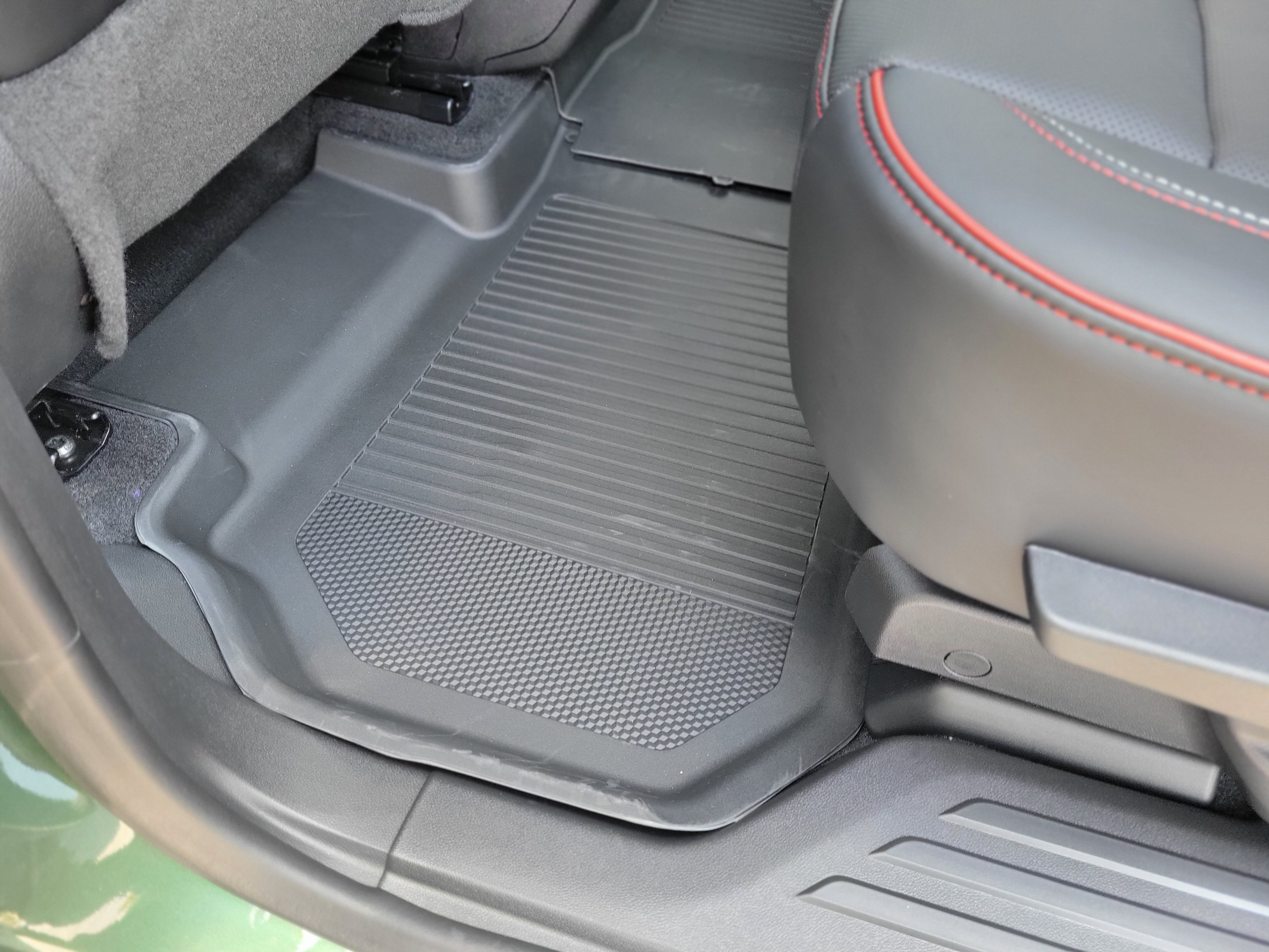 New 2027 Chevrolet Traverse RS FWD image 37