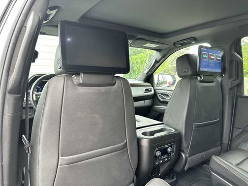 Used 2023 Chevrolet Tahoe High Country w/ Premium Package 2 AWD/4WD image 16