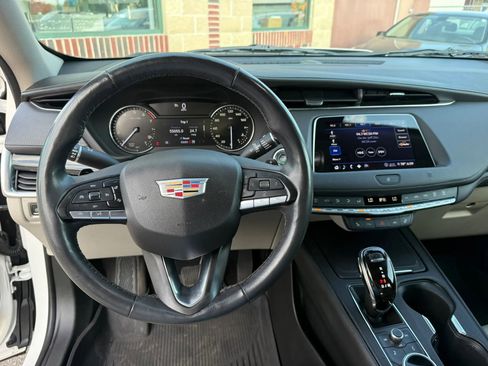 Used 2020 Cadillac XT4 Premium Luxury w/ Cold Weather Package AWD/4WD image 20