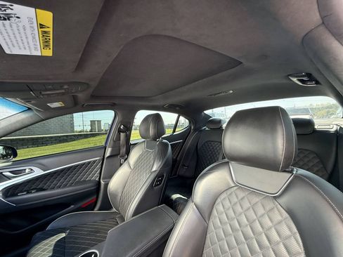 Used 2019 Genesis G70 2.0T Advanced w/ Sport Package image 11