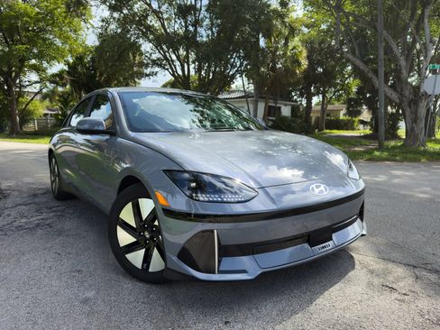 Used 2024 Hyundai Ioniq 6 SE RWD image 17