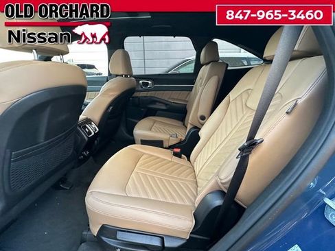 Used 2025 Kia Sorento SX Prestige w/ Olive Brown Leather Package AWD/4WD image 15