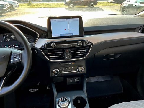 Used 2020 Ford Escape SE image 9
