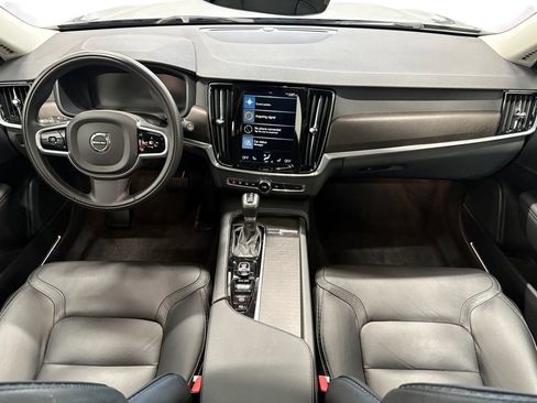 Used 2018 Volvo V90 T6 Cross Country w/ Convenience Package AWD/4WD image 17