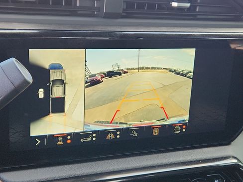 Used 2024 GMC Sierra 2500 AT4 w/ Technology Package image 15