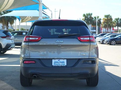 Used 2017 Jeep Cherokee Latitude w/ Comfort & Sound Group image 5