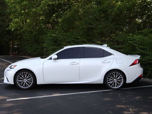Used 2015 Lexus IS 250 AWD w/ Navigation System Package image 4