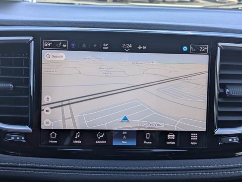 New 2026 Chrysler Pacifica Limited image 13