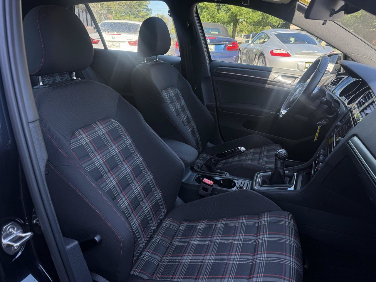 Used 2020 Volkswagen GTI SE FWD image 25