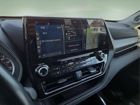 Used 2021 Toyota Highlander Limited image 17