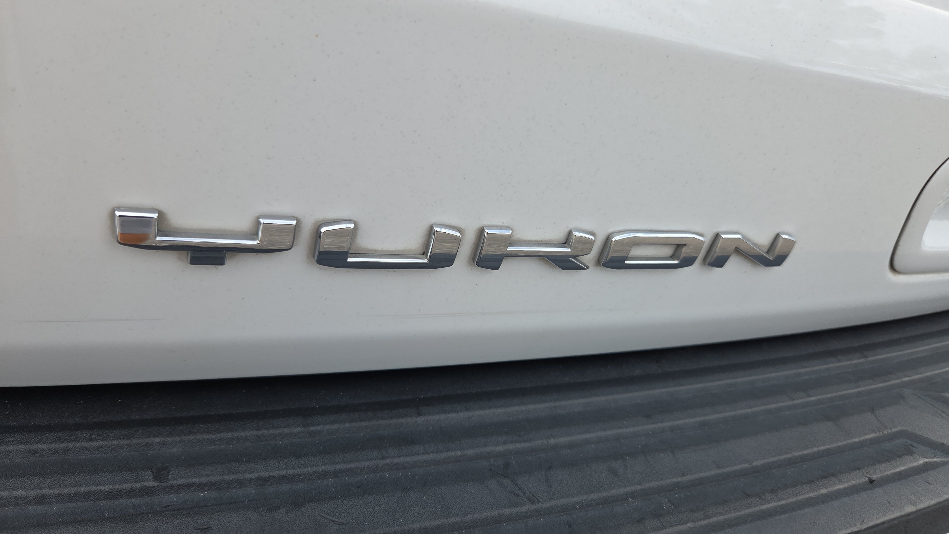 Used 2023 GMC Yukon XL SLT w/ SLT Premium Package RWD image 16