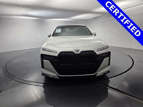 Certified 2024 BMW 760i xDrive w/ Executive Package image 3