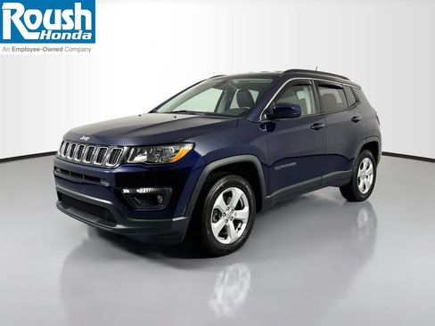 Used 2018 Jeep Compass Latitude w/ Popular Equipment Group AWD/4WD image 1