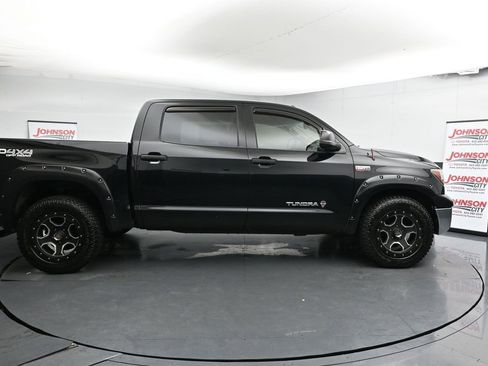 Used 2011 Toyota Tundra 4x4 CrewMax image 9
