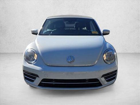 Used 2018 Volkswagen Beetle 2.0T S w/ Style & Comfort Package image 2