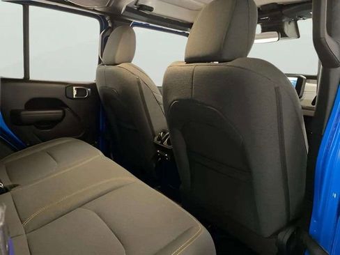 Used 2024 Jeep Wrangler Unlimited image 90