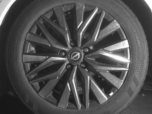 Used 2025 Nissan Altima 2.5 SV FWD image 11
