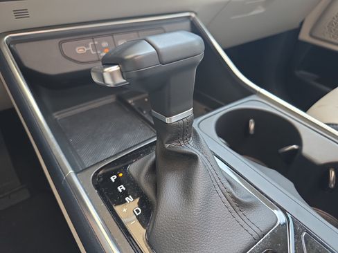 Certified 2025 Kia Carnival SX FWD image 20