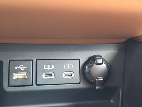 Used 2024 Toyota Highlander Platinum image 34