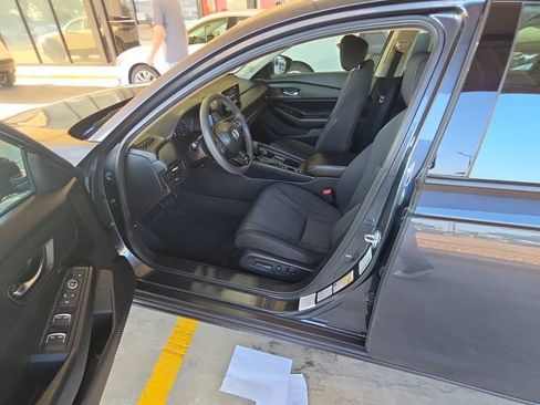 Used 2025 Honda Accord SE image 4