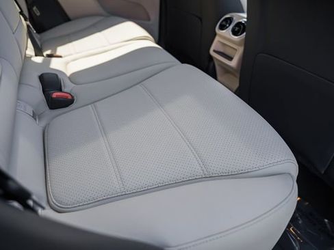 New 2026 Mercedes-Benz GLC 300 4MATIC image 32