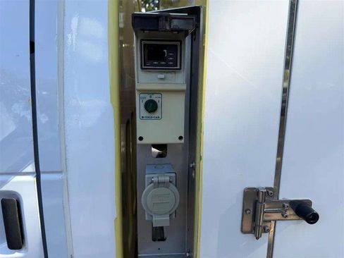 Used 2017 Ford E-450 and Econoline 450 Super Duty w/ Power Windows & Locks Group RWD image 10