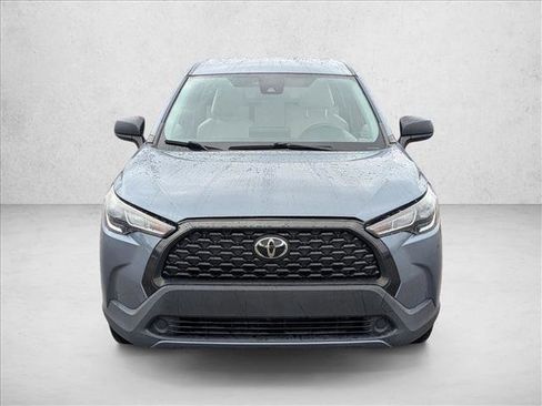 Used 2022 Toyota Corolla Cross L image 2