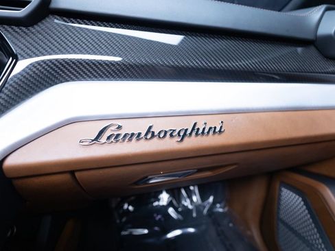 Used 2021 Lamborghini Urus AWD/4WD image 29