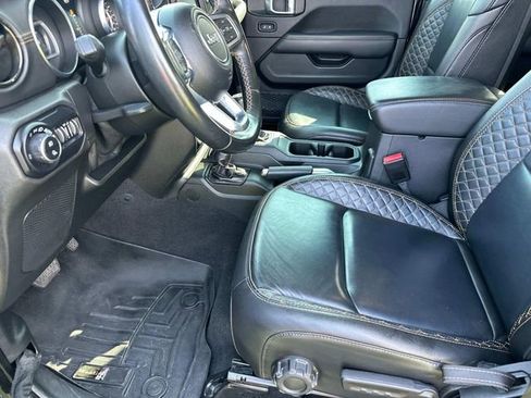 Used 2021 Jeep Gladiator Overland image 16