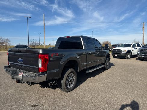 Used 2019 Ford F250 XLT w/ XLT Premium Package image 5
