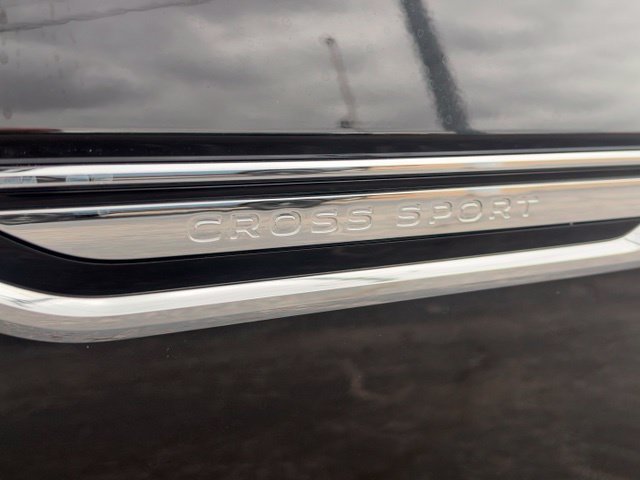 Used 2026 Volkswagen Atlas Cross Sport SE w/ Panoramic Sunroof Package FWD image 6