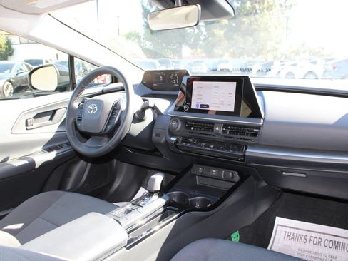 Used 2025 Toyota Prius LE FWD image 26