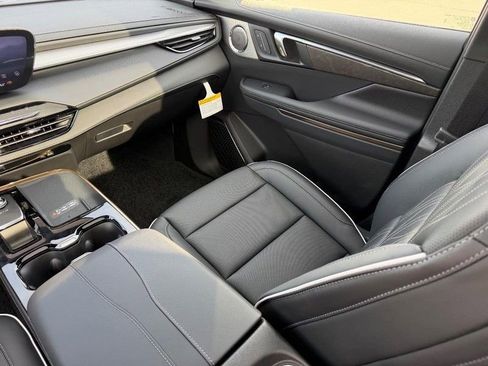 New 2026 Buick Enclave Avenir w/ Super Cruise Package image 19