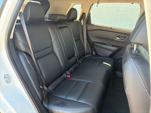 Used 2021 Nissan Rogue SL w/ Premium Package image 11