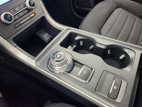 Certified 2021 Ford Edge SE image 25